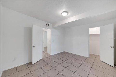 Купить коммерческую недвижимость в Тампа, Флорида 32 спальни, 146.41м2, № 1140015 - фото 29