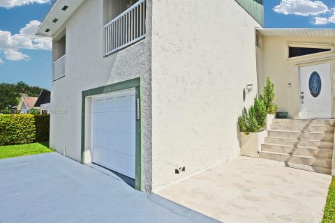 Casa en venta en Miami, Florida, 4 dormitorios, 166.67 m2 № 1410463 - foto 5