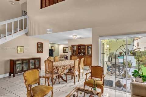 Casa en venta en Miami, Florida, 4 dormitorios, 166.67 m2 № 1410463 - foto 13