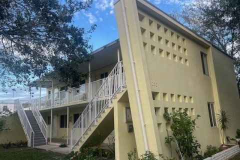 Купить коммерческую недвижимость в Майами-Спрингс, Флорида № 1007197 - фото 1