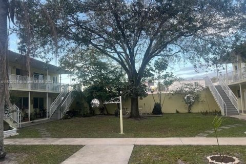 Купить коммерческую недвижимость в Майами-Спрингс, Флорида № 1007197 - фото 3