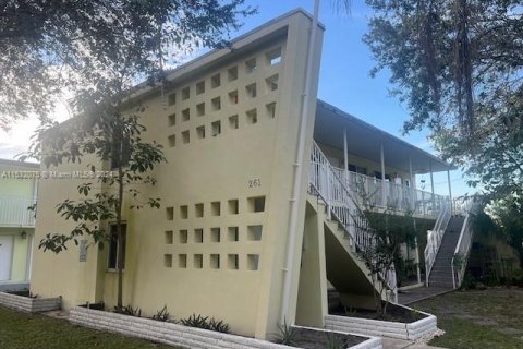 Купить коммерческую недвижимость в Майами-Спрингс, Флорида № 1007197 - фото 2