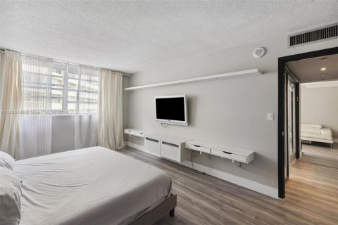 Condominio en venta en Hallandale Beach, Florida, 1 dormitorio, 98.48 m2 № 929143 - foto 11