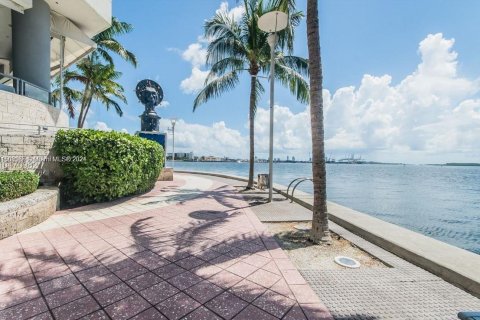 Copropriété à vendre à Miami, Floride: 2 chambres, 108.6 m2 № 929142 - photo 4