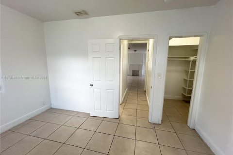 Apartamento en alquiler en Miami, Florida, 1 dormitorio, 55.74 m2 № 1396273 - foto 8