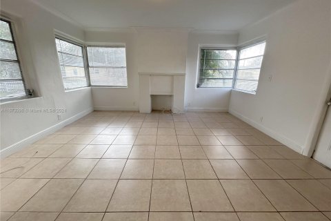 Apartamento en alquiler en Miami, Florida, 1 dormitorio, 55.74 m2 № 1396273 - foto 5