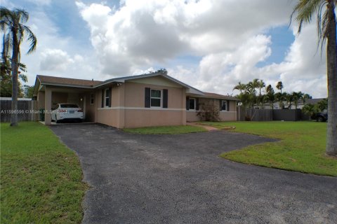 House in Homestead, Florida 3 bedrooms, 145.39 sq.m. № 1226070 - photo 20