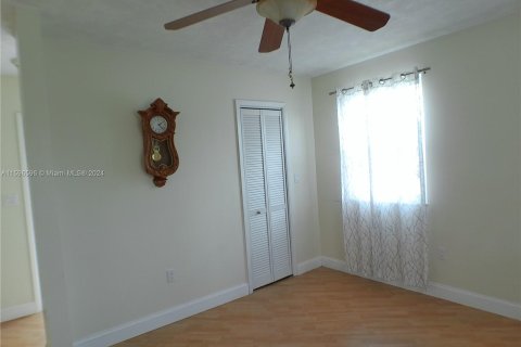 House in Homestead, Florida 3 bedrooms, 145.39 sq.m. № 1226070 - photo 13