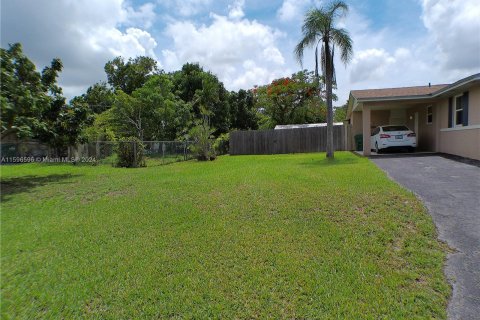 Casa en venta en Homestead, Florida, 3 dormitorios, 145.39 m2 № 1226070 - foto 19