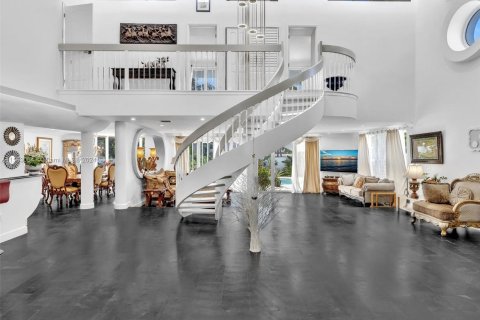 Villa ou maison à vendre à Golden Beach, Floride: 4 chambres, 327.02 m2 № 1097409 - photo 15
