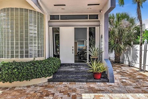 Villa ou maison à vendre à Golden Beach, Floride: 4 chambres, 327.02 m2 № 1097409 - photo 13