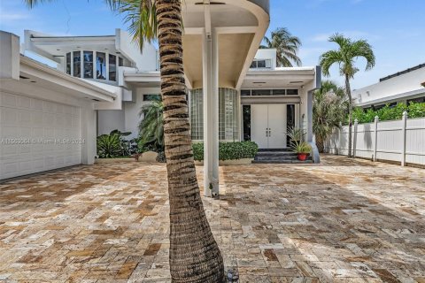 Villa ou maison à vendre à Golden Beach, Floride: 4 chambres, 327.02 m2 № 1097409 - photo 11
