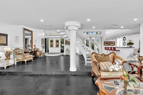 Villa ou maison à vendre à Golden Beach, Floride: 4 chambres, 327.02 m2 № 1097409 - photo 24