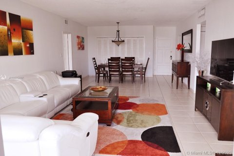 Condominio en alquiler en Miami Beach, Florida, 2 dormitorios, 119.84 m2 № 8173 - foto 7