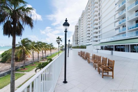 Copropriété à louer à Miami Beach, Floride: 2 chambres, 119.84 m2 № 8173 - photo 2