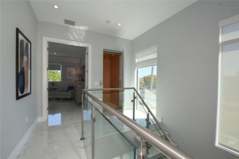 Touwnhouse à vendre à Fort Lauderdale, Floride: 3 chambres, 301.56 m2 № 1102324 - photo 5