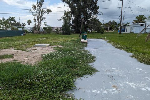 Terreno en venta en Englewood, Florida № 673163 - foto 2