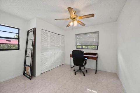 House in Wellington, Florida 4 bedrooms, 169.64 sq.m. № 1189774 - photo 5