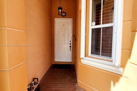 Townhouse in Doral, Florida 4 bedrooms, 196.77 sq.m. № 1134670 - photo 2
