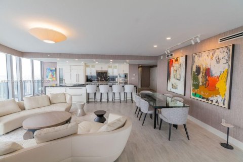 Condo in Miami, Florida, 3 bedrooms  № 6845 - photo 3