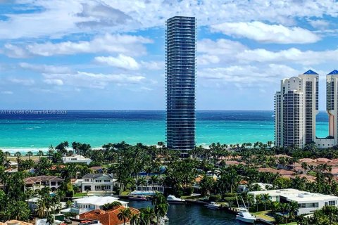 Condominio en venta en Aventura, Florida, 2 dormitorios, 141.4 m2 № 1389679 - foto 1