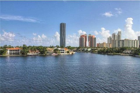 Condominio en venta en Aventura, Florida, 2 dormitorios, 141.4 m2 № 1389679 - foto 5