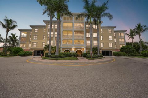 Condominio en venta en Punta Gorda, Florida, 2 dormitorios, 125.51 m2 № 651035 - foto 1