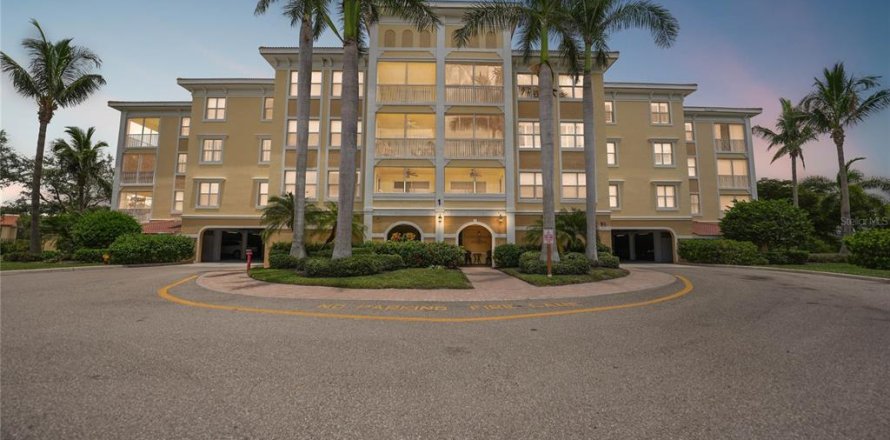 Condominio en Punta Gorda, Florida, 2 dormitorios  № 651035