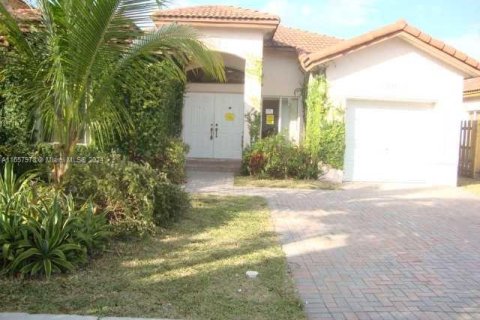 Villa ou maison à louer à Homestead, Floride: 3 chambres, 143.26 m2 № 1367128 - photo 1