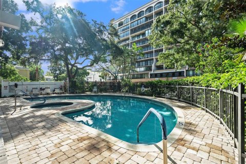 Condo in Tampa, Florida, 2 bedrooms  № 1364786 - photo 28