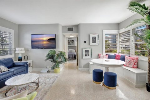 Condo in Fort Lauderdale, Florida, 1 bedroom  № 1398046 - photo 16