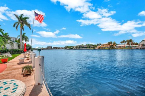 Condo in Fort Lauderdale, Florida, 1 bedroom  № 1398046 - photo 3