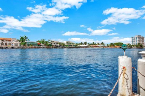 Condo in Fort Lauderdale, Florida, 1 bedroom  № 1398046 - photo 2