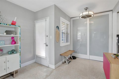 Condo in Fort Lauderdale, Florida, 1 bedroom  № 1398046 - photo 8