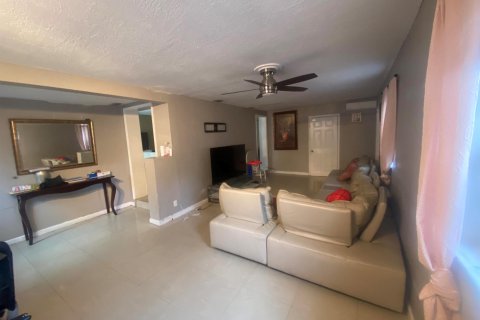 House in Fort Lauderdale, Florida 3 bedrooms, 155.33 sq.m. № 788789 - photo 5