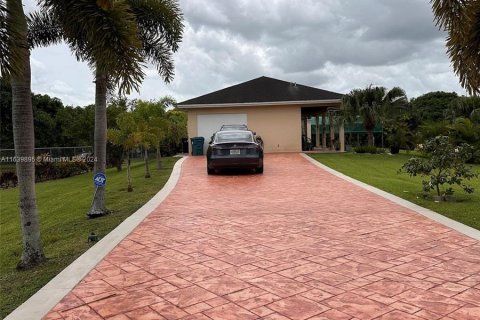 Villa ou maison à vendre à Miami, Floride: 2 chambres, 81.75 m2 № 1315879 - photo 2