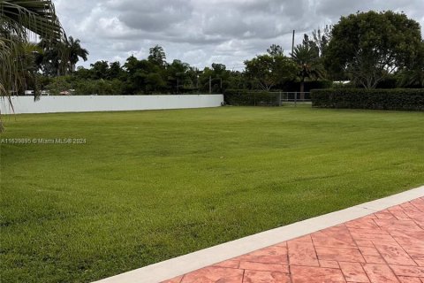 Villa ou maison à vendre à Miami, Floride: 2 chambres, 81.75 m2 № 1315879 - photo 3