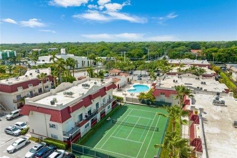 Condominio en venta en Pinecrest, Florida, 2 dormitorios, 89.19 m2 № 1291590 - foto 5