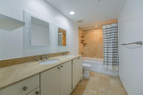 Copropriété à vendre à Hallandale Beach, Floride: 2 chambres, 100.43 m2 № 1291589 - photo 18