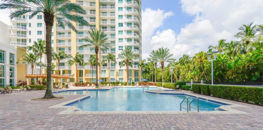 Condo à Hallandale Beach, Floride, 2 chambres  № 1291589