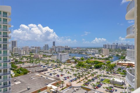 Copropriété à vendre à Hallandale Beach, Floride: 2 chambres, 100.43 m2 № 1291589 - photo 27