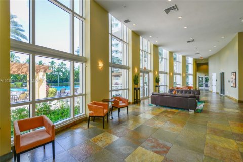 Copropriété à vendre à Hallandale Beach, Floride: 2 chambres, 100.43 m2 № 1291589 - photo 3