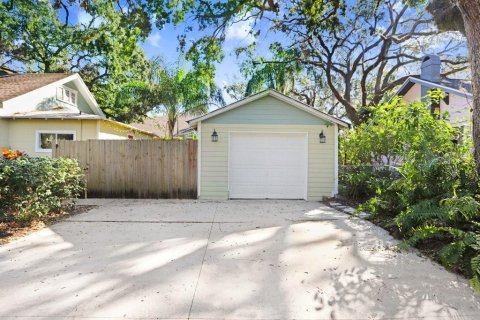 House in Tampa, Florida 2 bedrooms, 100.71 sq.m. № 1417338 - photo 23