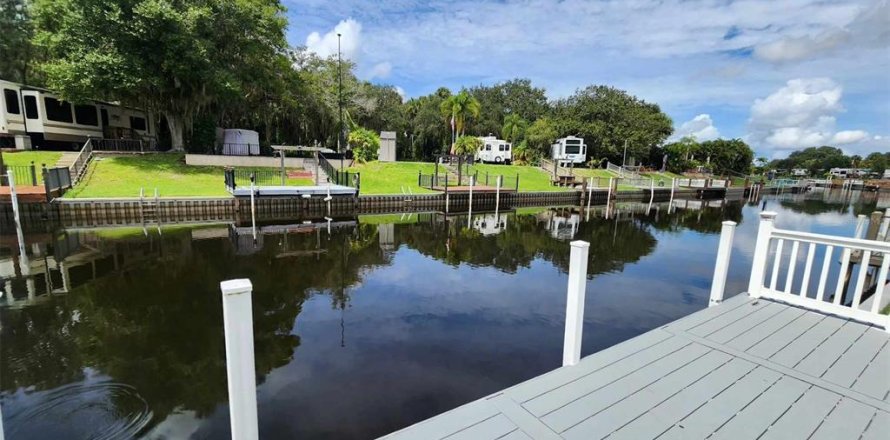 Terreno en River Ranch, Florida № 1363079