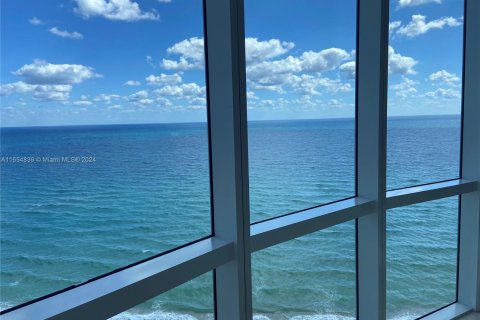 Condominio en venta en Sunny Isles Beach, Florida, 3 dormitorios, 199.09 m2 № 1368690 - foto 4