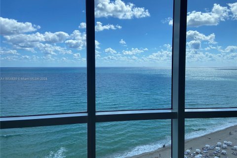 Condominio en venta en Sunny Isles Beach, Florida, 3 dormitorios, 199.09 m2 № 1368690 - foto 5