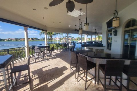 Villa ou maison à vendre à Cutler Bay, Floride: 4 chambres, 231.88 m2 № 1081264 - photo 30