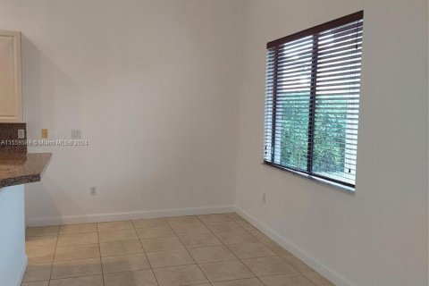 Casa en venta en Cutler Bay, Florida, 4 dormitorios, 231.88 m2 № 1081264 - foto 8