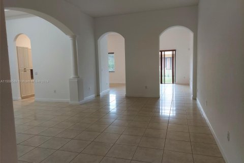 Villa ou maison à vendre à Cutler Bay, Floride: 4 chambres, 231.88 m2 № 1081264 - photo 2