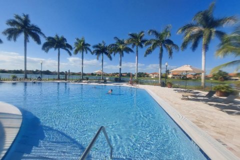 Villa ou maison à vendre à Cutler Bay, Floride: 4 chambres, 231.88 m2 № 1081264 - photo 26